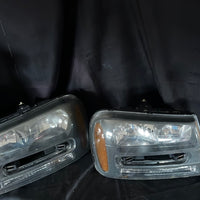 02 Chevy Trail blazer Head lamp set