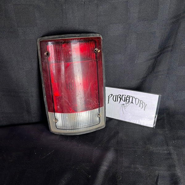 1995-2003 Ford Econoline Right Taillamp