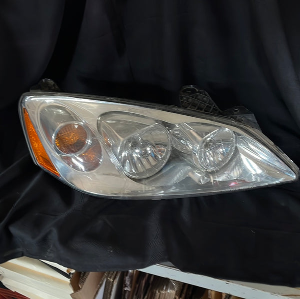 06 Pontiac Gran Prix Head lamp Right side